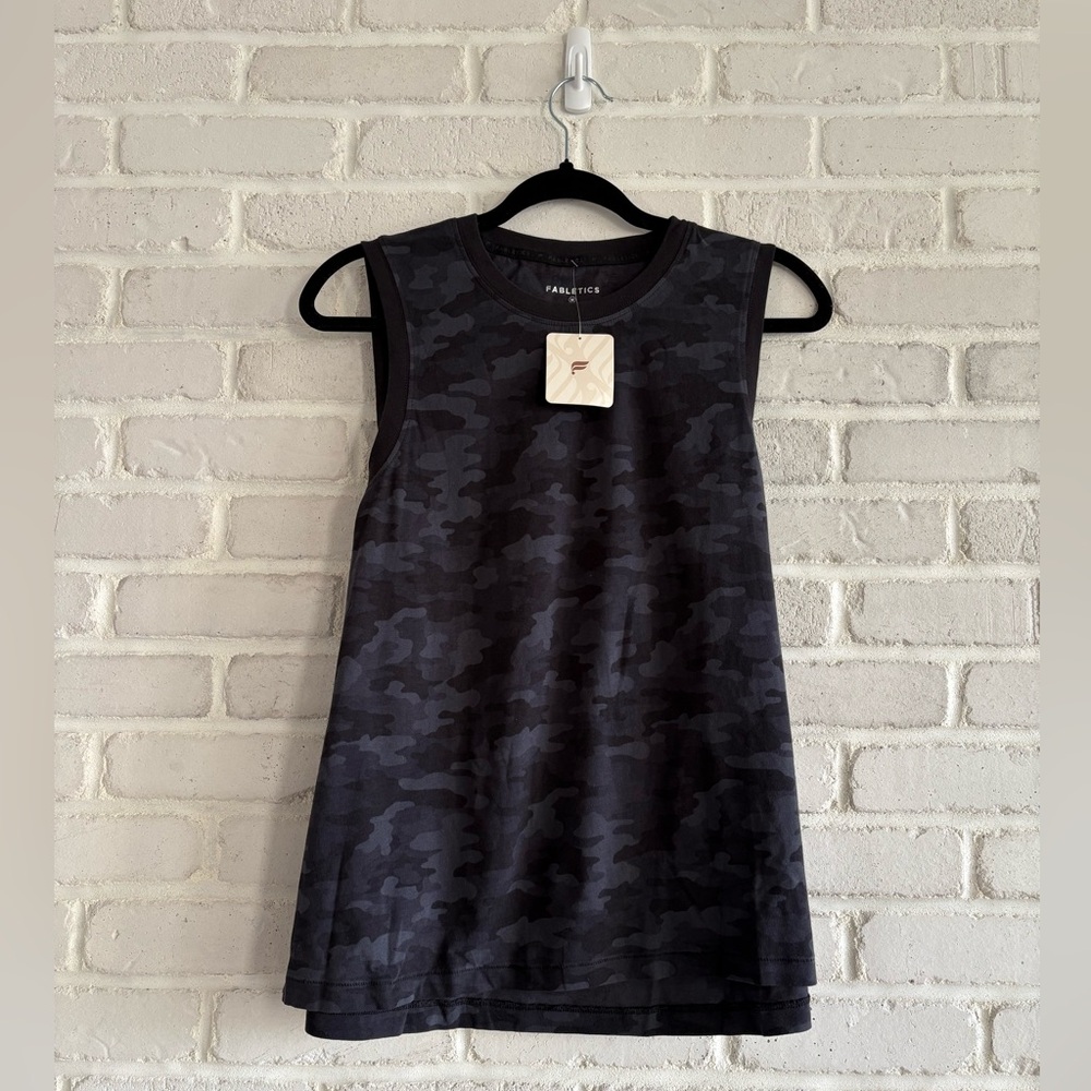 Fabletics Dark Gray Camo Tank, Size Medium.